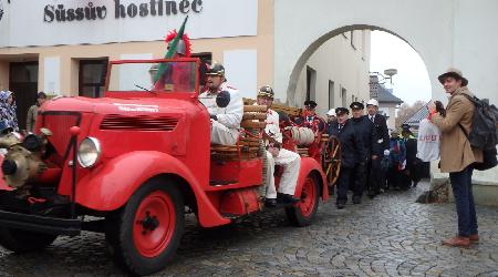 Průvod ke 100. letům založení Československé republiky