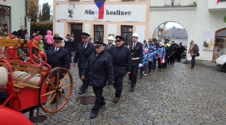 Průvod ke 100. letům založení Československé republiky